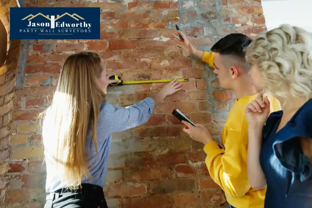 What are the responsibilities of a party wall surveyor Amersham?